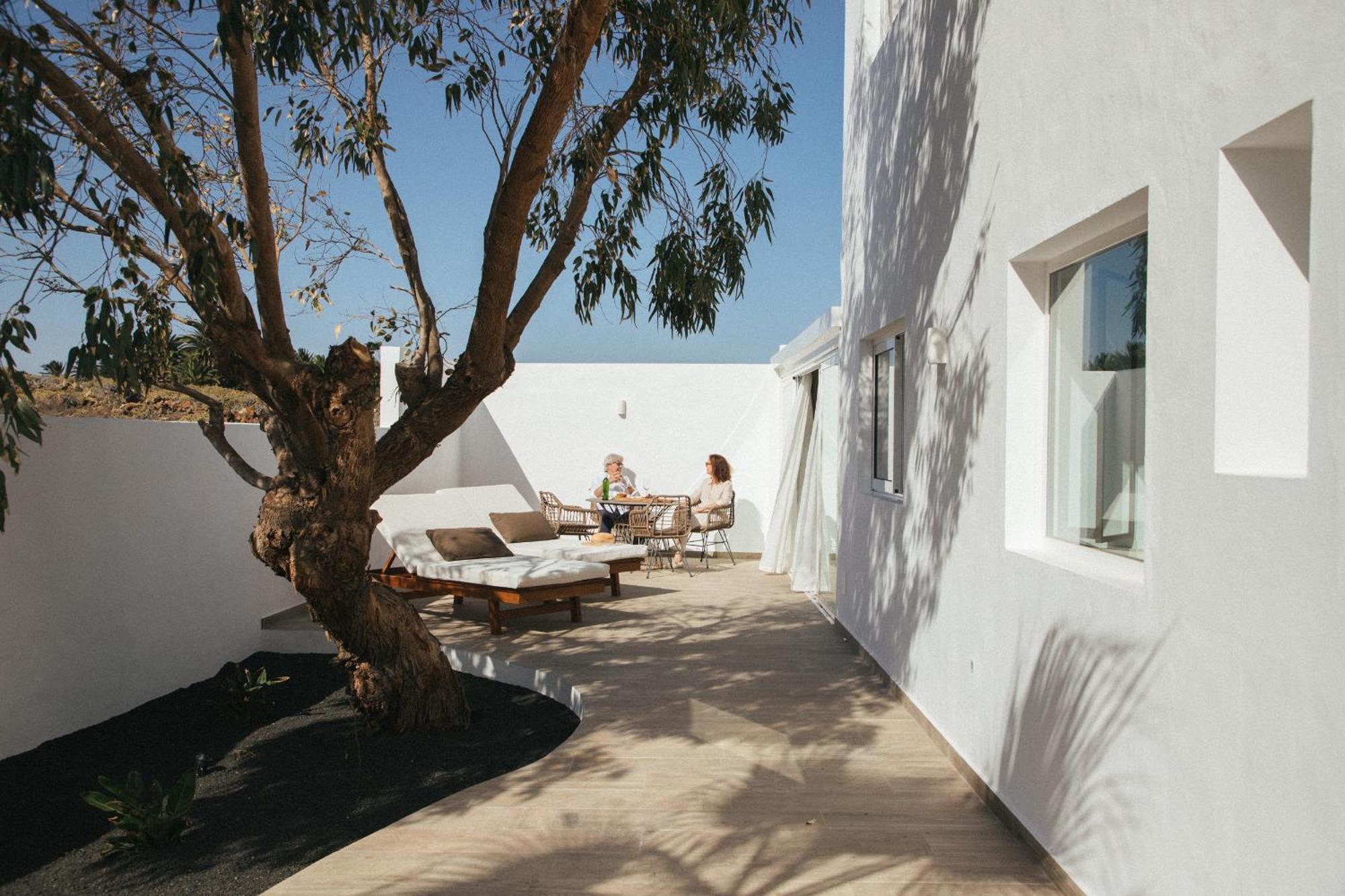 Alava Suites Costa Teguise Eksteriør billede